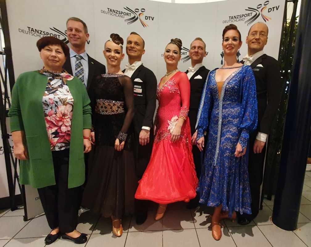 Betreuer und Berliner Paare bei der DM Senioren I Standard