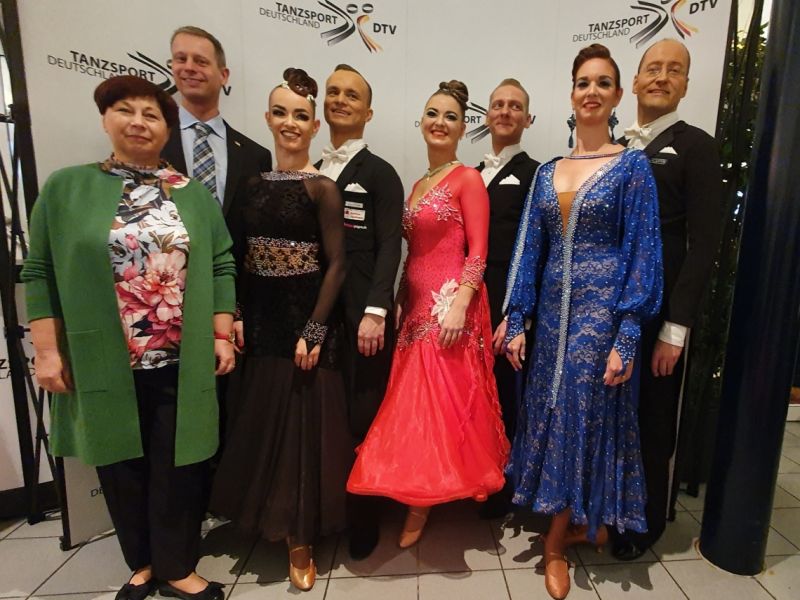 Betreuer und Berliner Paare bei der DM Senioren I Standard